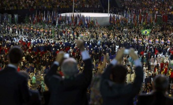 На церемонии открытия Олимпийских игр в Рио завершился парад спортсменов