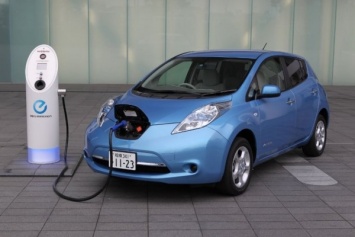 Nissan может продать Panasonic производство батарей для электрокаров