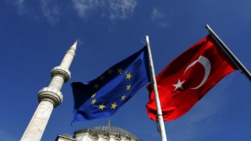 Турция обвиняет Европу в нежелании пускать ее в ЕС после военного мятежа