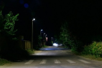 В Олешках завершили работы по подключению на улицах энергосберегающих фонарей