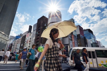 В Японии из-за жары госпитализированы почти 900 человек