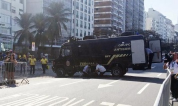 Полиция взорвала найденную сумку неподалеку от велотрассы в Рио