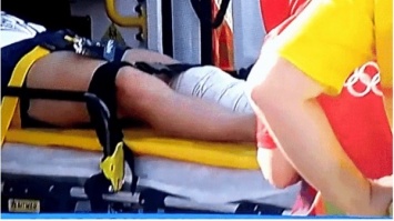 На Олимпиаде медики уронили гимнаста, который сломал ногу