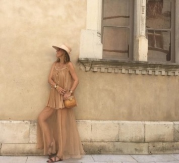 Ксении Собчак не удалось скрыть беременность за широким платьем