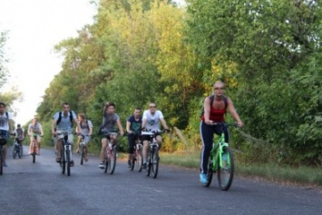 Велосипедисты Мирнограда (Димитрова) побывали у памятника в Селидово