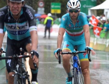 Итальянец представитель на ОИ Винченцо Нибали сломал обе ключицы на велогонке