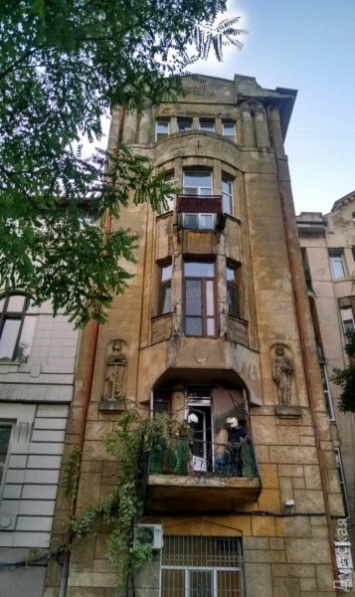 В центре Одессы с памятника архитектуры обвалились три балкона
