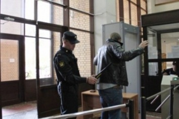 В крымские суды 7 тыс раз пытались пронести запрещенные предметы