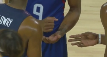 Олимпиада-2016: Американские баскетболисты от скуки сыграли в "камень-ножницы-бумагу" на площадке