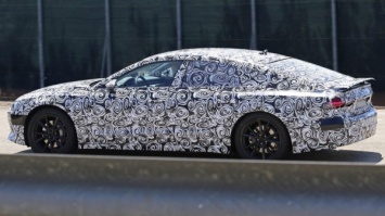Фотошпионы поймали Audi A7 нового поколения Spoftback