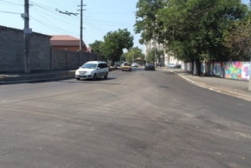 Дороги в Симферополе начали ремонтировать по-новому (ФОТО)