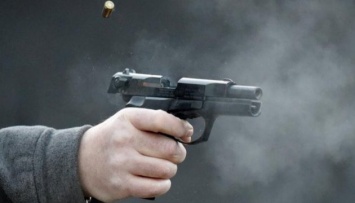 В Харькове полицейский задержал троих мужчин - за стрельбу