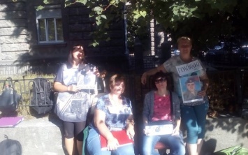 Матери и жены пленных батальона «Кривбасс» объявили голодовку