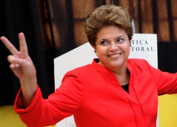 Бразильский Сенат проголосовал за продолжение процедуры импичмента президента Русеф
