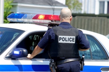 В США сотрудник полиции случайно застрелил женщину во время тренировки