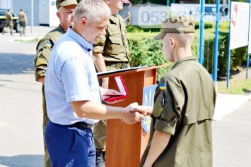 Кременчугские нацгвардейцы получили награды за задержание людей, причастных к взрыву гранаты у военной части