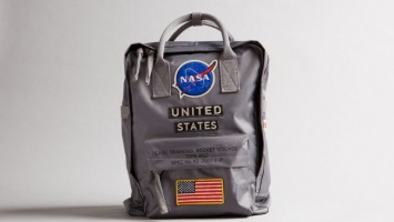 NASA случайно продало сумку с лунными образцами с «Аполлона-11»