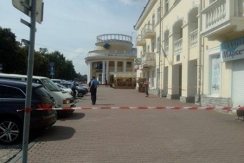 На центральной площади Чернигова понарошку заминировали суд