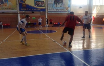 В Сургутском районе проводят соревнования по футболу среди подразделений пожарно-спасательного гарнизона