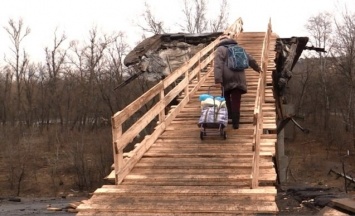 Мост-убийца в Станице-Луганской: 70-летний пенсионер едва не погиб по пути в Луганск, упав с моста рядом с блокпостом "ЛНР"