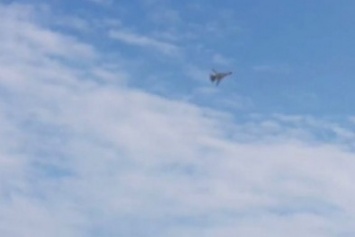 В небе над Салтовкой летал военный бомбардировщик (ВИЕДНО)