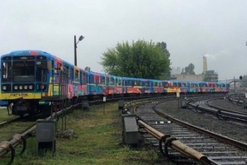 В Киеве разрисуют еще один состав метро