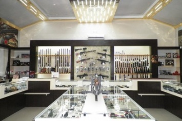 В николаевском оружейном магазине "Зброя Центр" открылся новый отдел товаров для туризма (ФОТО)