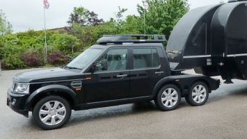 Автодом для крутых мужиков: шестиколесный Land Rover Discovery с трейлером и маленьким вездеходом