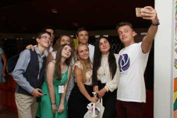 В Днепре стартовала сессия молодежного Европарламента