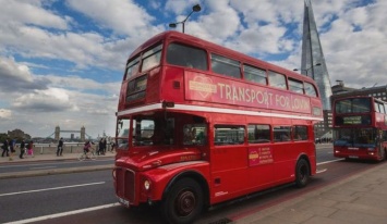 По Лондону ездит бесплатный автобус «Love»