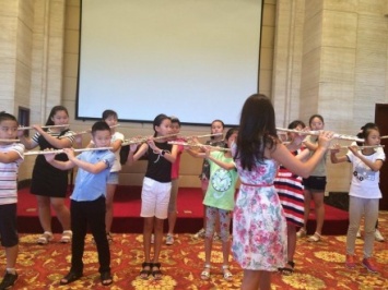 Украинские флейтисты провели мастер-классы для детей в Китае