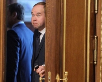 Новый глава АП Антон Вайно держал зонтик над Путиным (ФОТО)