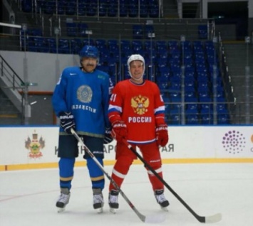 Премьер-министры Медведев и Масимов вышли на лед в Сочи