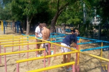 Активисты Гражданского корпуса «АЗОВ» решили сами начать восстановление стадиона «Олимп» в Бердянске