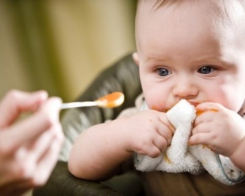 Ученые: Дети перенимают отношение взрослых к еде
