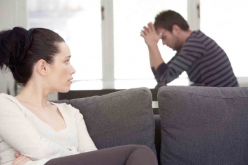 Ученые: Потеря работы у мужчин может привести к разводу