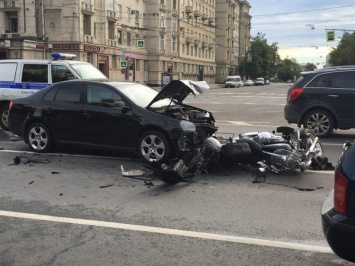 В Петербурге Volkswagen сбил мотоциклиста из Болгарии