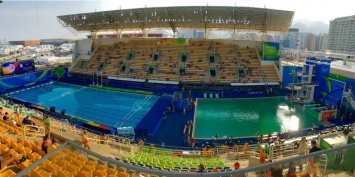 Организаторы ОИ-2016 в Рио поменяют зеленую воду в основном бассейне