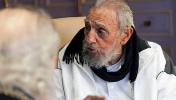 Фидель Кастро появился на публике на свой юбилей в спортивном костюме