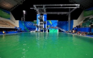 Организаторы заменят зеленую воду в олимпийском бассейне в Рио
