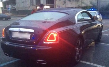 Копы остановили пьяного россиянина на Rolls Royce (фото, видео)