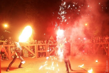 Фестиваль в парке Шевченко: ведьмы, инквизиторы и факельное шествие