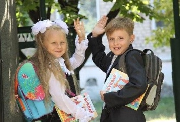 "Собрать" школьника на первый звонок в Запорожье родителям будет стоить от 3600 грн