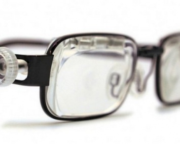 Ученые изобрели настраиваемые очки для зрения