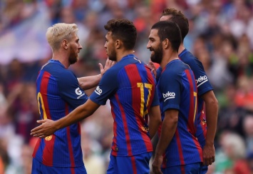 "Севилья" без Коноплянки уступает "Барселоне" на своем поле в Суперкубке Испании