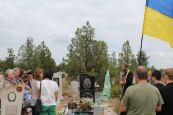 Память погибшего в АТО добровольца почтили в с. Осипенко Бердянского района земляки и члены ВО «Свобода»