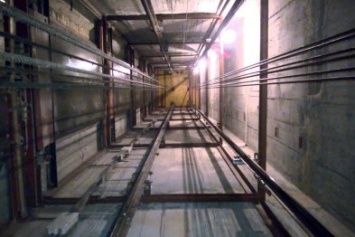 В Одессе на Таирова пенсионер упал в шахту лифта (ВИДЕО)