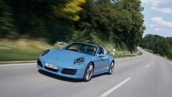 Компания Porsche выпустила таргу 911 в ретро стиле