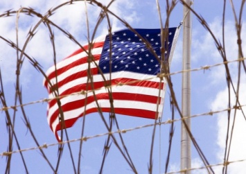 Власти США передали 15 заключенных из Гуантанамо в ОАЭ