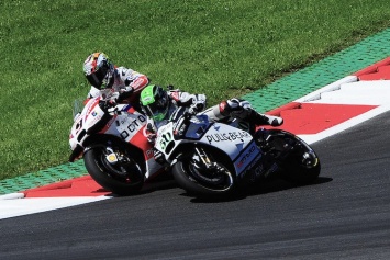 MotoGP: Петруччи извинился перед Лаверти за аварию в последнем повороте